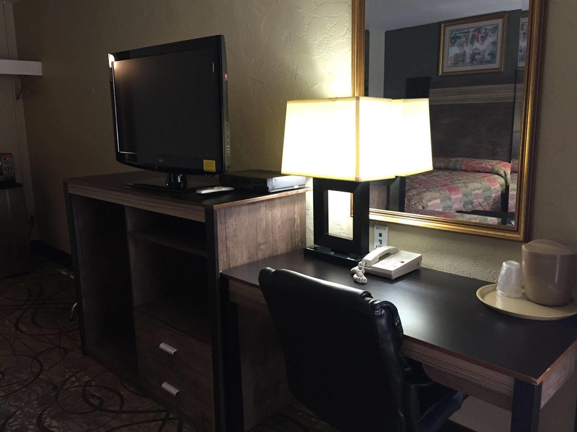 Track & Turf Motel Mount Laurel Ngoại thất bức ảnh