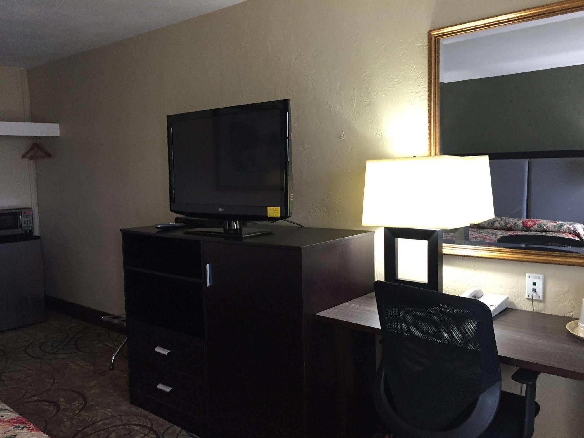 Track & Turf Motel Mount Laurel Ngoại thất bức ảnh