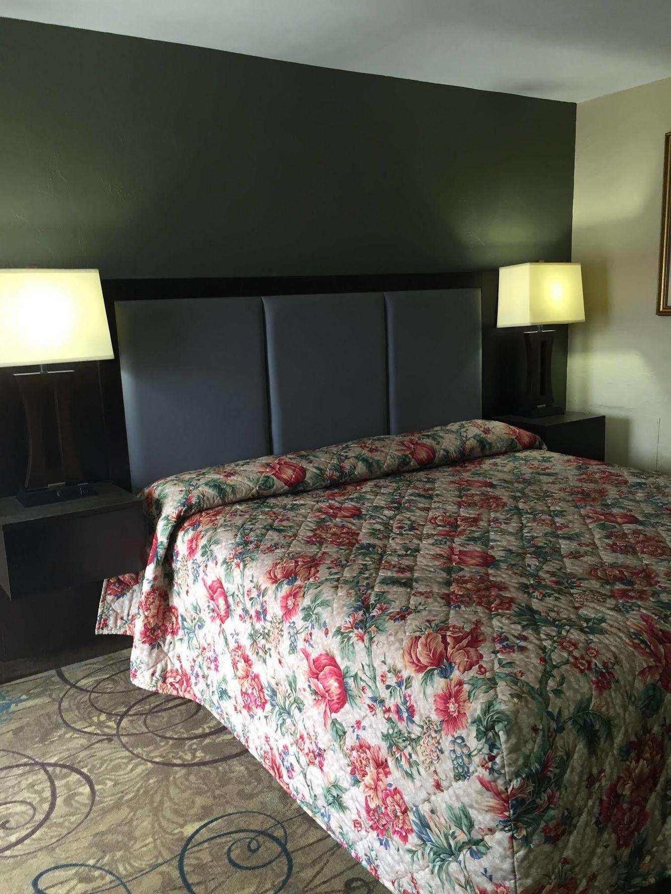Track & Turf Motel Mount Laurel Ngoại thất bức ảnh